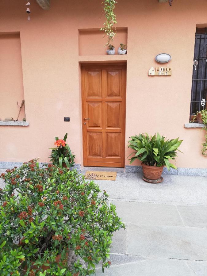 A Due Passi Dal Castello Bed and Breakfast Somma Lombardo Eksteriør billede
