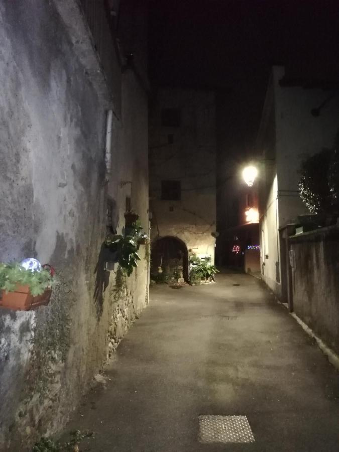 A Due Passi Dal Castello Bed and Breakfast Somma Lombardo Eksteriør billede