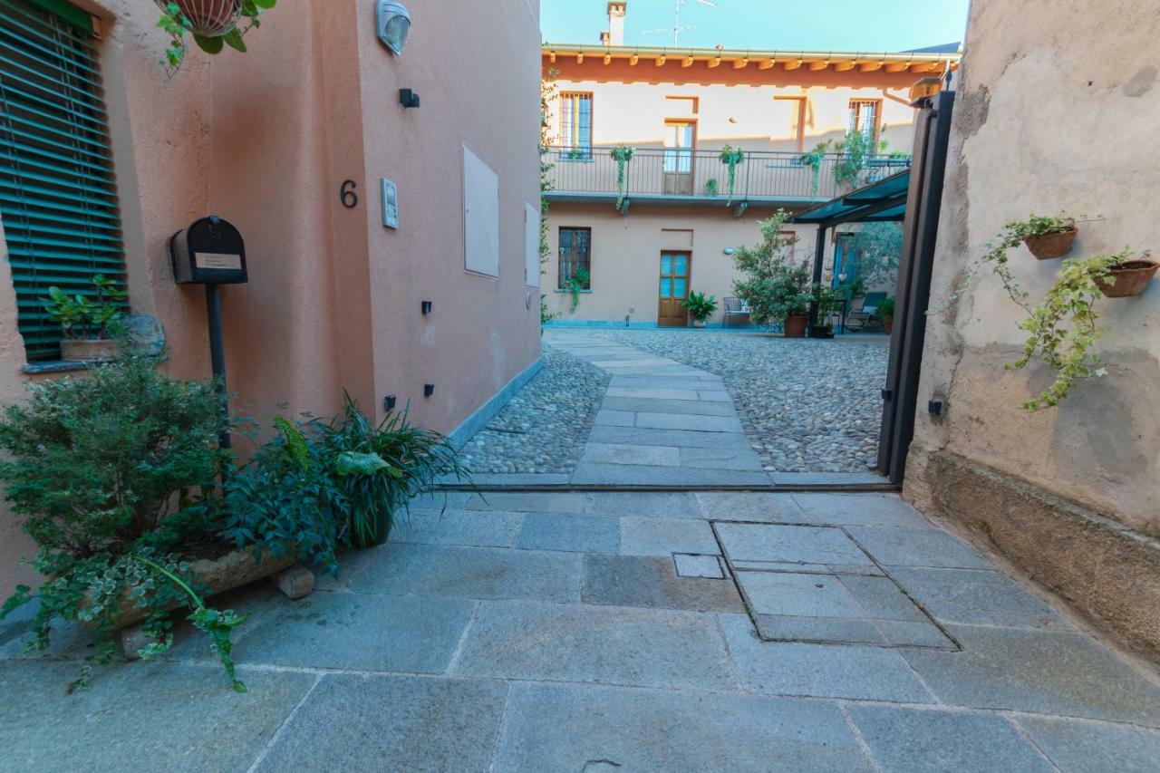 A Due Passi Dal Castello Bed and Breakfast Somma Lombardo Eksteriør billede