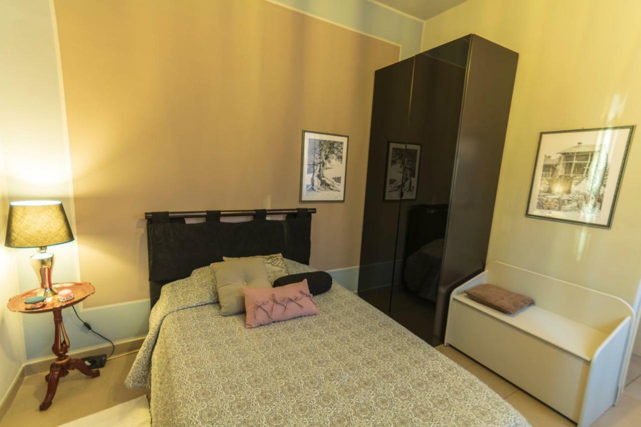 A Due Passi Dal Castello Bed and Breakfast Somma Lombardo Eksteriør billede